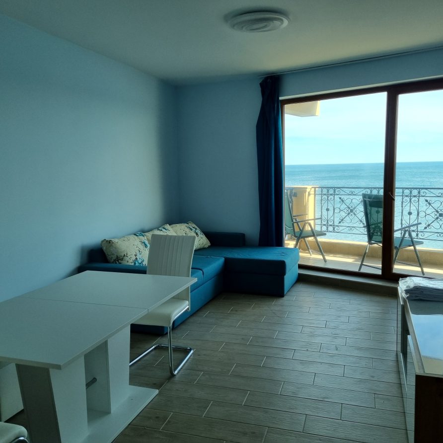 App 5 - Living Room Sea View 2