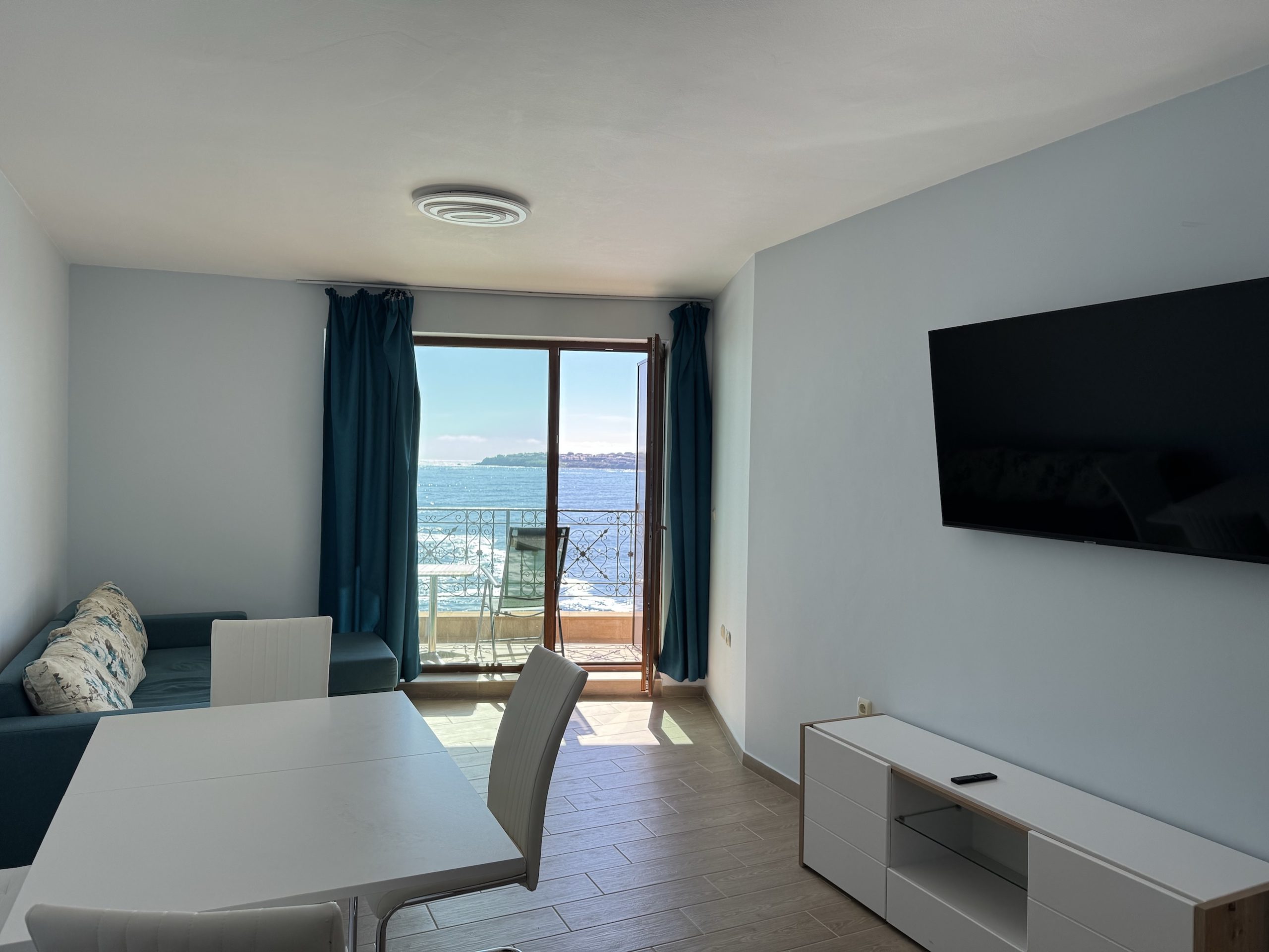Apartment Sozopol Sea View 7 - Living room with sea view