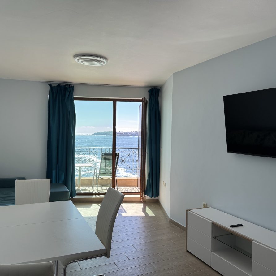 Apartment Sozopol Sea View 7 - Living room with sea view