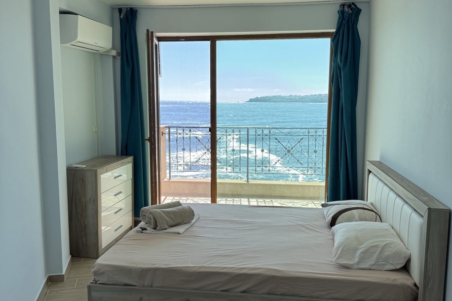 Apartment Sozopol Sea View 7 - Main bedroom with sea view