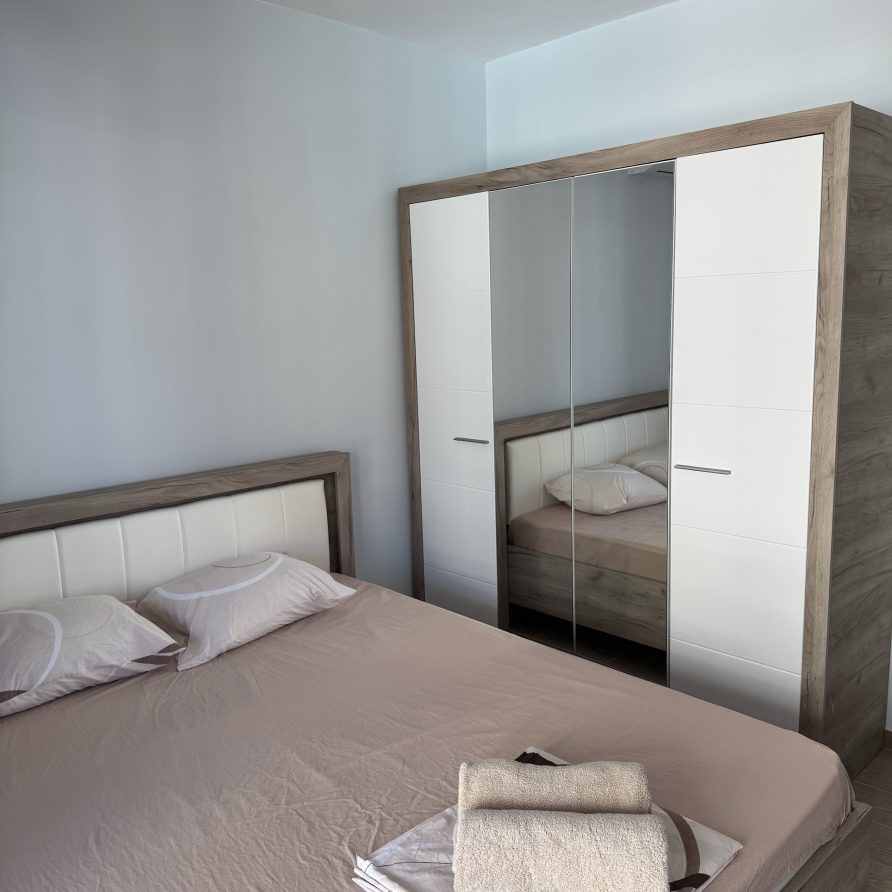 Apartment Sozopol Sea View 7 - Second bedroom with street view