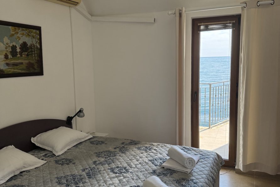 Apartment Sozopol Sea View 2 - double bedroom with sea view
